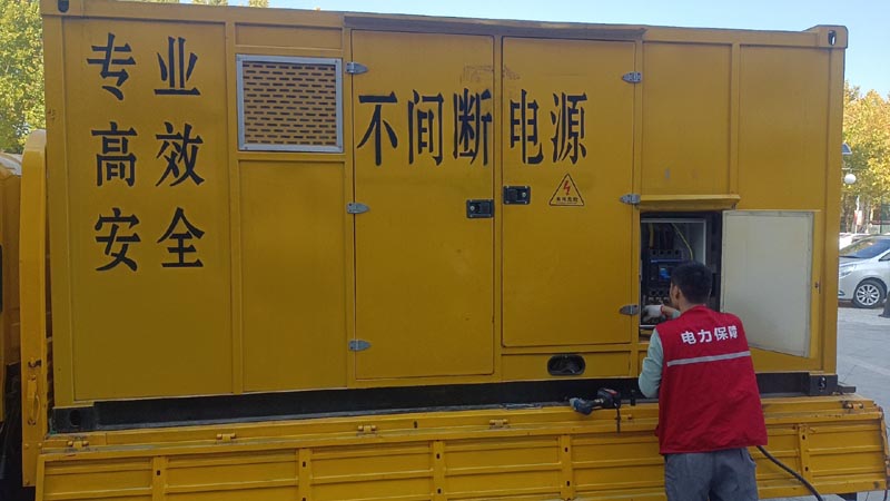 定兴柴油发电机组和UPS电源配合使用时，如何避免切换过程中的电力中断？